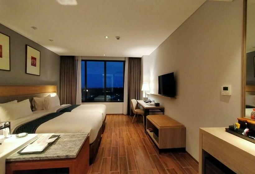 Номер Deluxe с Балконом, Kokoon Hotel Banyuwangi