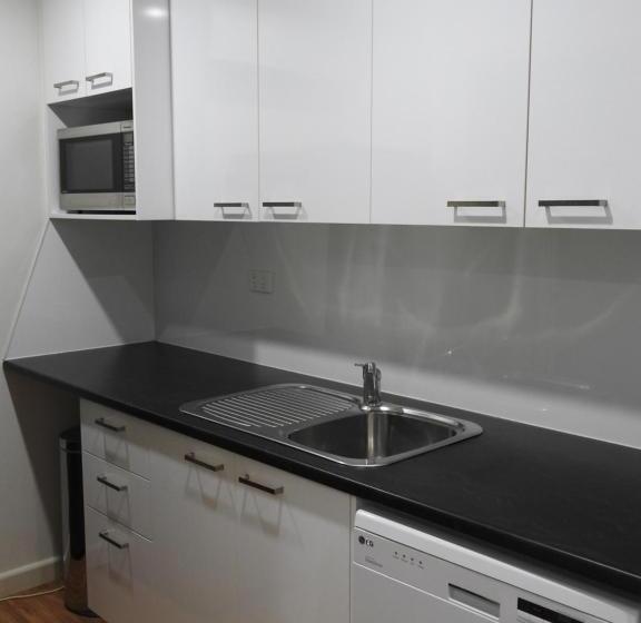 إستديو قياسى مزود بشرفة, Noonamah Tourist Park