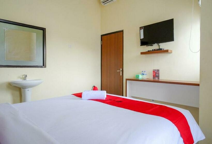 חדר סטנדרט, Reddoorz Near Graha Saba Buana Solo