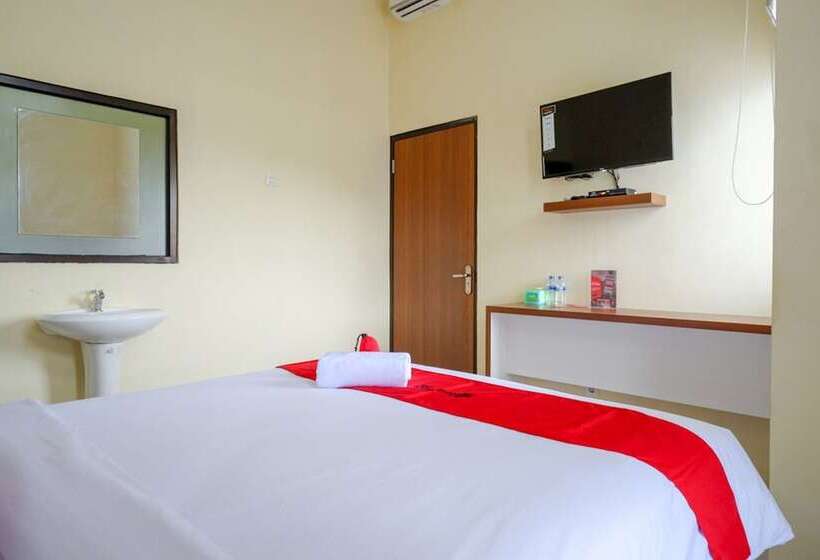 חדר סטנדרט, Reddoorz Near Graha Saba Buana Solo