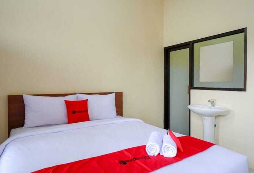 חדר אקונומי, Reddoorz Near Graha Saba Buana Solo