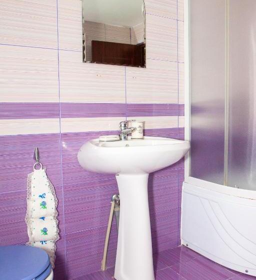 2 Sovrums Svit, Rustic Argesean