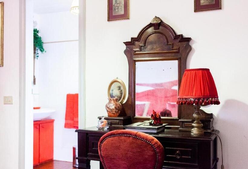 غرفة كلاسيكية مطلّة علي الحديقة, Casa Matilde