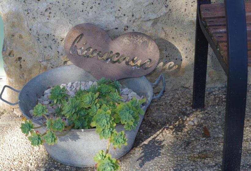 Апартаменты 1 Спальня Вид на Сад, Le Mas Des Papillons Chambre D Hôtes B&b