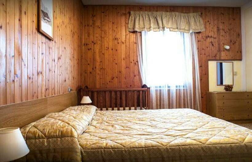 חדר סטנדרט לשלושה, Albergo Ristorante La Villa