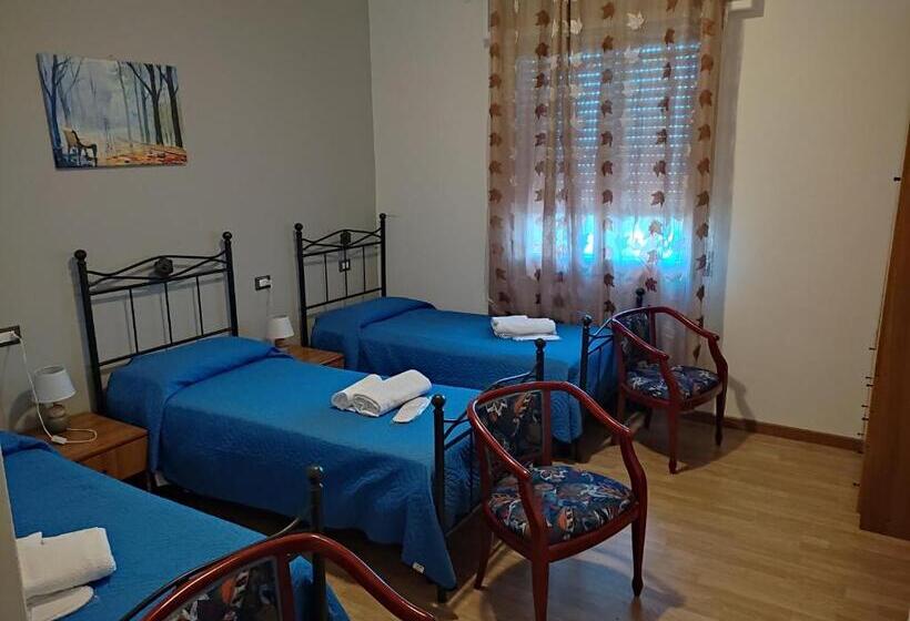 חדר סטנדרט לשלושה, Albergo Ristorante Poli