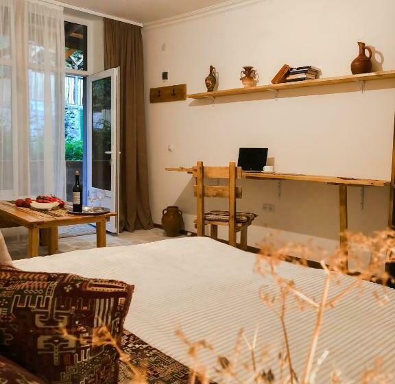 マウンテンビュースタンダードルーム, Bjnihouse, Guest House