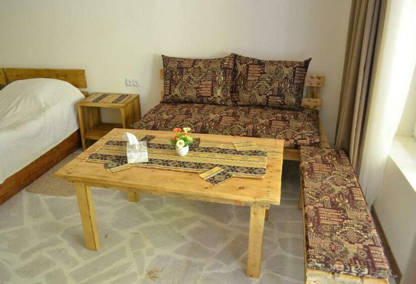 マウンテンビュースタンダードルーム, Bjnihouse, Guest House