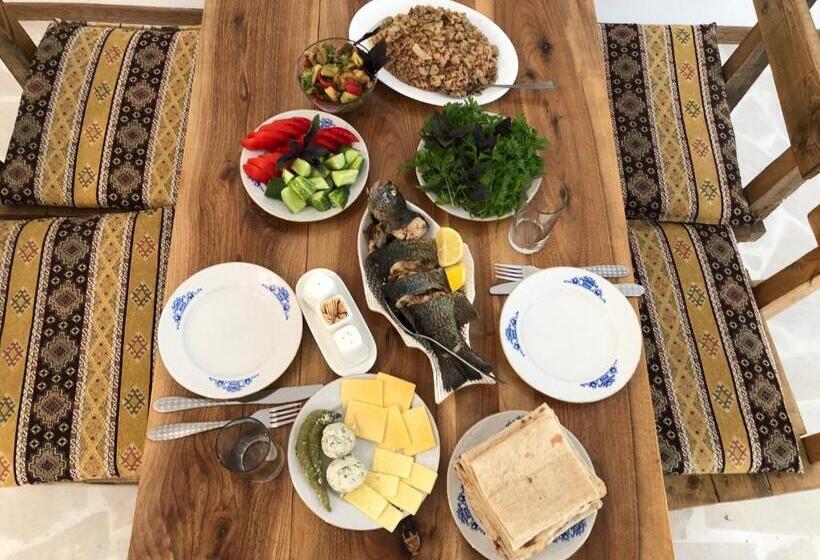 マウンテンビュースタンダードルーム, Bjnihouse, Guest House