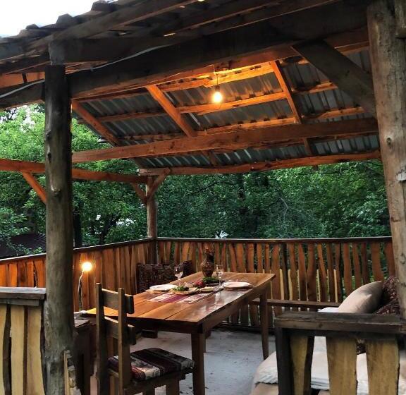 マウンテンビュースタンダードルーム, Bjnihouse, Guest House