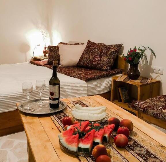 マウンテンビュースタンダードルーム, Bjnihouse, Guest House