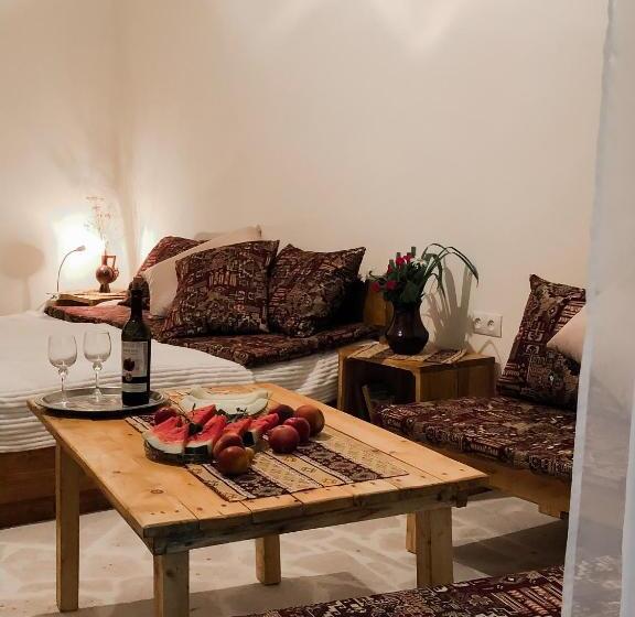 マウンテンビュースタンダードルーム, Bjnihouse, Guest House