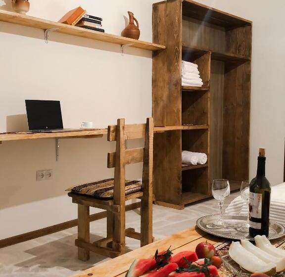 マウンテンビュースタンダードルーム, Bjnihouse, Guest House