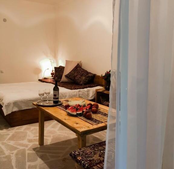 Номер Стандарт Вид на Горы, Bjnihouse, Guest House