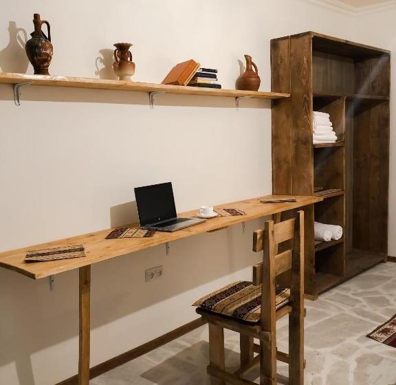 マウンテンビュースタンダードルーム, Bjnihouse, Guest House