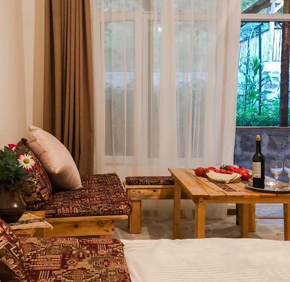 マウンテンビュースタンダードルーム, Bjnihouse, Guest House