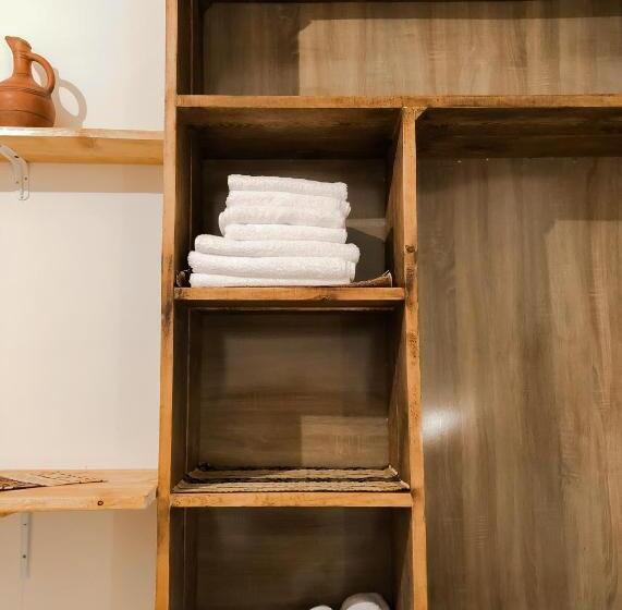 マウンテンビュースタンダードルーム, Bjnihouse, Guest House