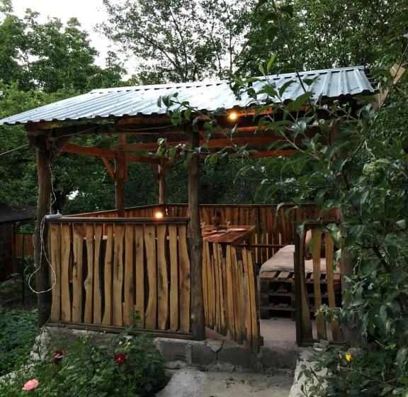 マウンテンビュースタンダードルーム, Bjnihouse, Guest House