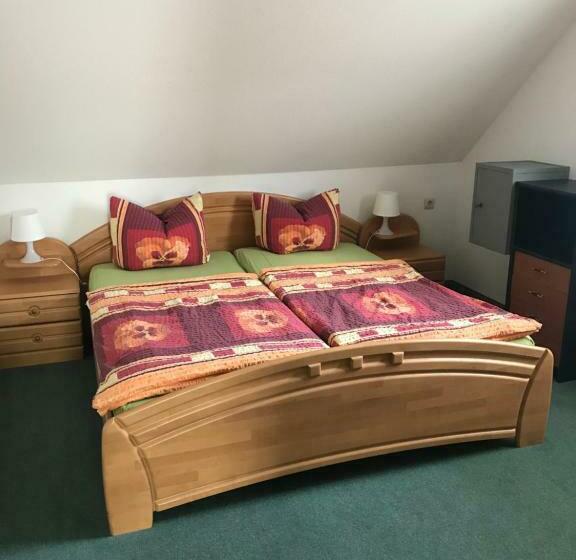 شقة غرفتين, Pension Zur Linde