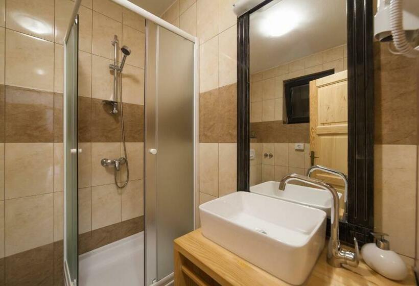 豪华房间, House Maka