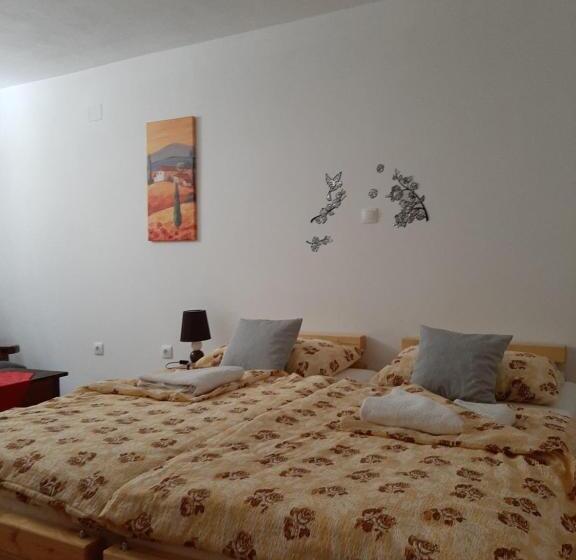 经济型三人房间, House Maka