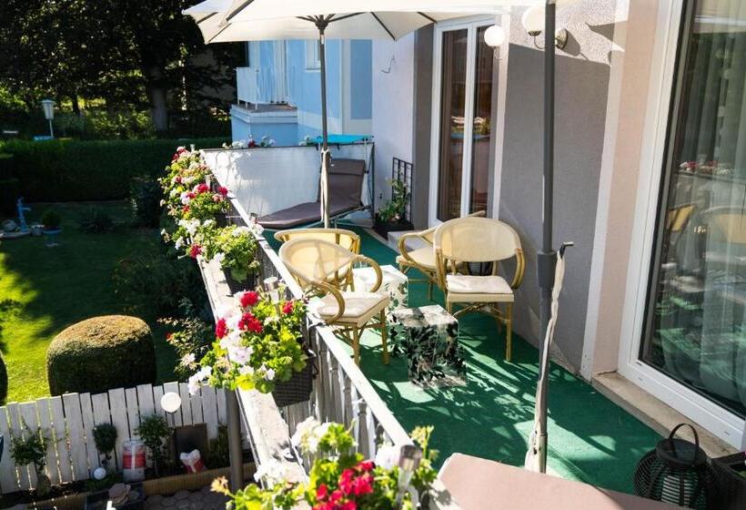 Четырехместный Номер Deluxe, Pension & Restaurant La Amalia