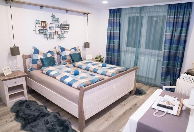 Четырехместный Номер Deluxe, Pension & Restaurant La Amalia