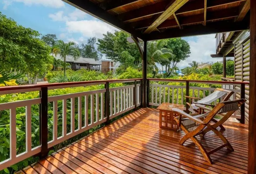 اتاق استاندارد با چشم‌انداز باغ, Acajou Beach Resort