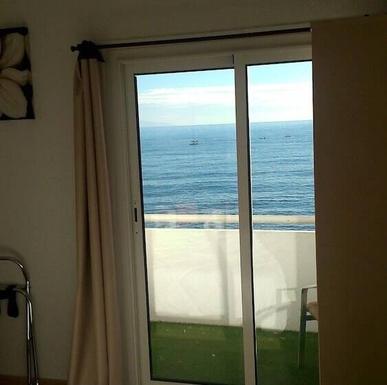 Triple Room Sea View, Ariana