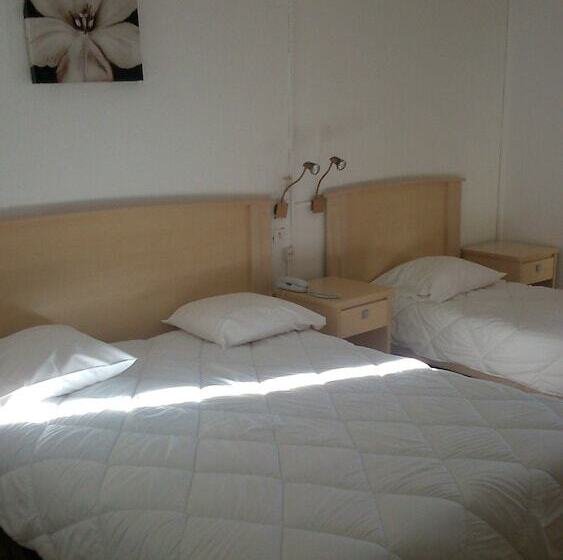 Triple Room Sea View, Ariana