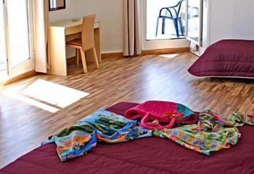 Triple Room Sea View, Ariana