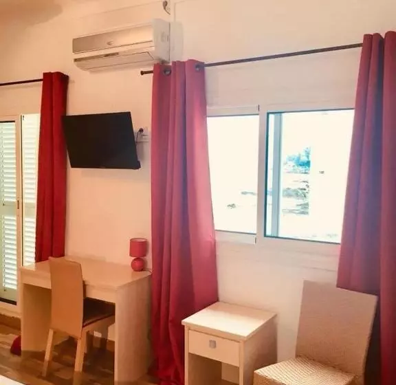 Triple Room Sea View, Ariana