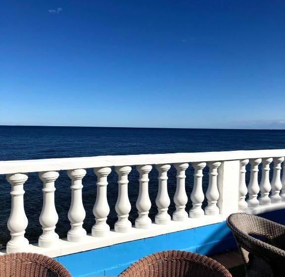 Triple Room Sea View, Ariana