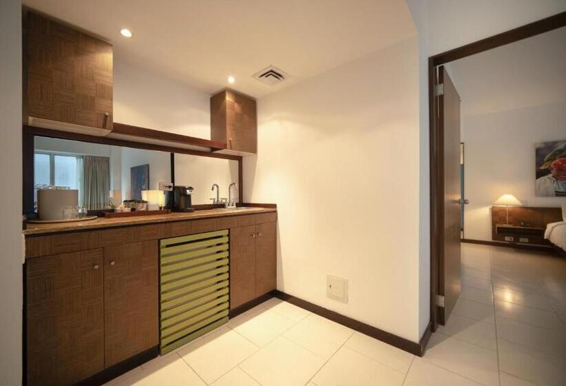 주니어 스위트 킹사이즈 침대, Decapolis Hotel Panama City