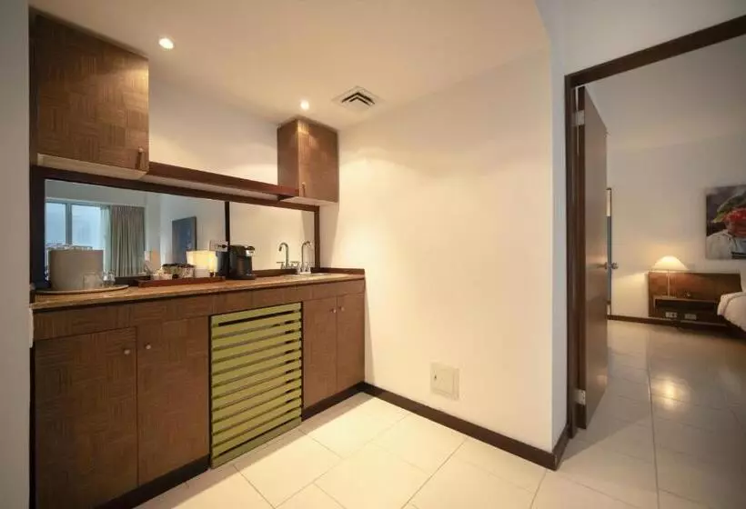 سوئیت جونیور با تخت بزرگ, Decapolis Hotel Panama City