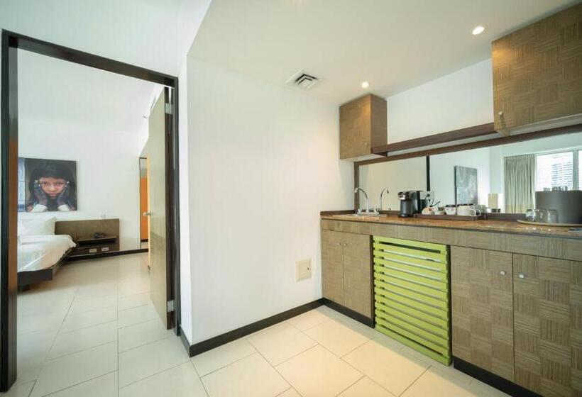 주니어 스위트 킹사이즈 침대, Decapolis Hotel Panama City