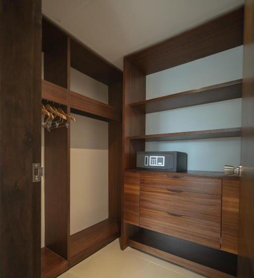 주니어 스위트 킹사이즈 침대, Decapolis Hotel Panama City