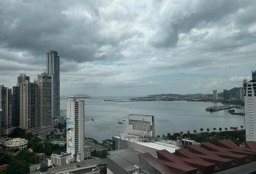 이그제큐티브 룸 킹사이즈 침대, Decapolis Hotel Panama City