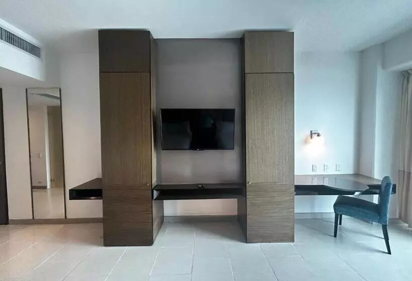اتاق اجرایی با چشم‌انداز دریا, Decapolis Hotel Panama City
