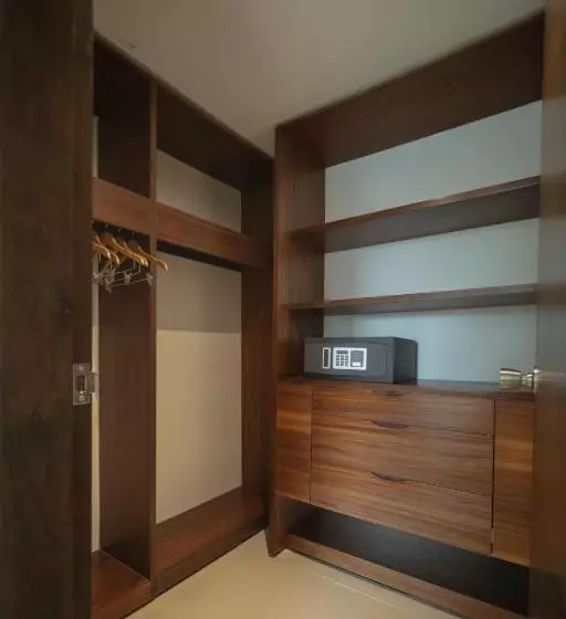 سوییت جونیور اجرایی, Decapolis Hotel Panama City