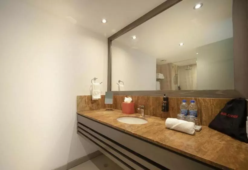 سوییت جونیور اجرایی, Decapolis Hotel Panama City