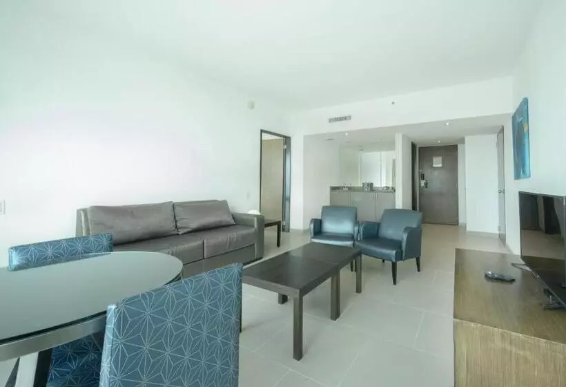 سوییت جونیور اجرایی, Decapolis Hotel Panama City