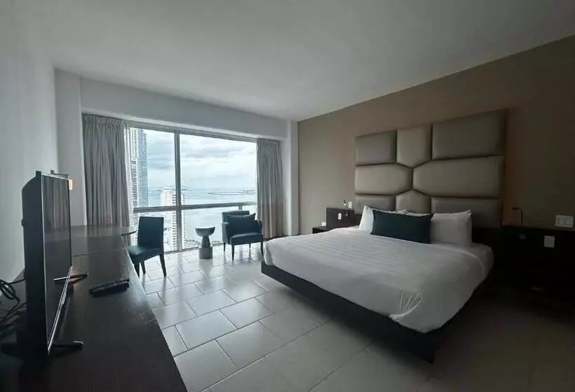 سوییت جونیور اجرایی, Decapolis Hotel Panama City