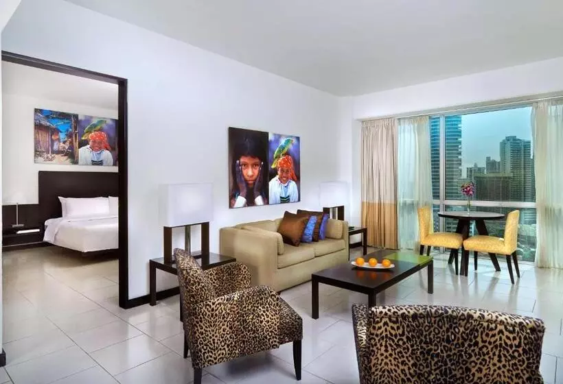 سوییت جونیور با چشم‌انداز دریا, Decapolis Hotel Panama City