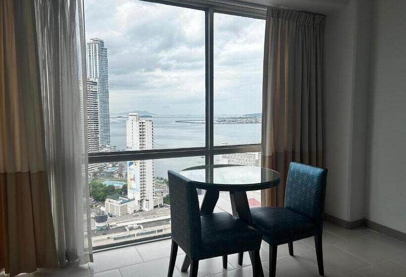 이그제큐티브 주니어 스위트, Decapolis Hotel Panama City