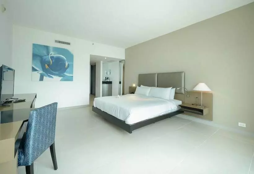 اتاق اجرایی با چشم‌انداز دریا, Decapolis Hotel Panama City