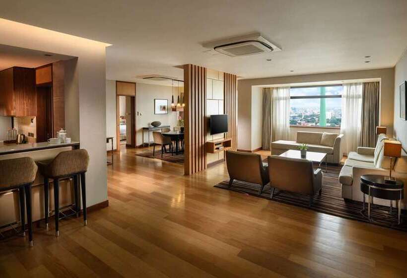 Люкс Superior, Hilton Colombo Residence