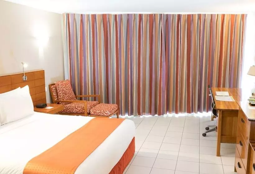 Premium Room Pool View, Holiday Inn Port Moresby By Ihg