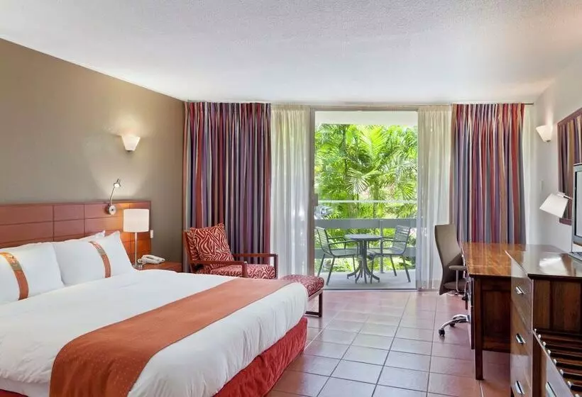 Premium Room Pool View, Holiday Inn Port Moresby By Ihg