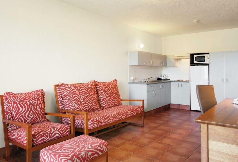 プールビュースイート, Holiday Inn Port Moresby By Ihg